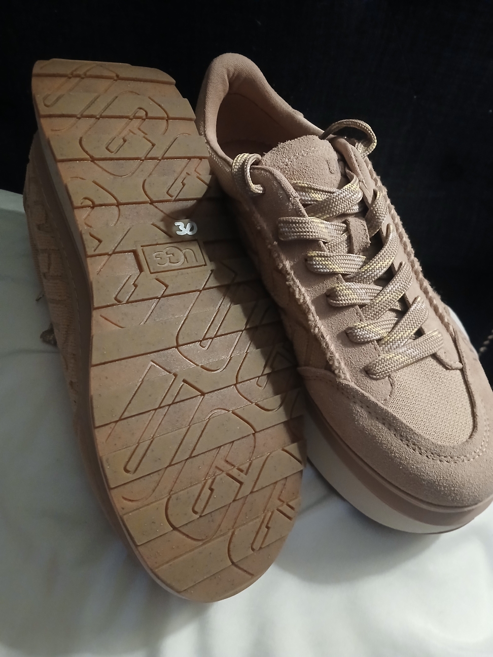 UGG Marin Lace Logo Platform Sneakers in Tan Size 12 Ladies - Picture 3 of 3